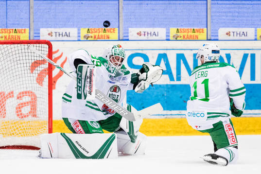 Rögles målvakt Anders Lindbäck och Bryan Lerg