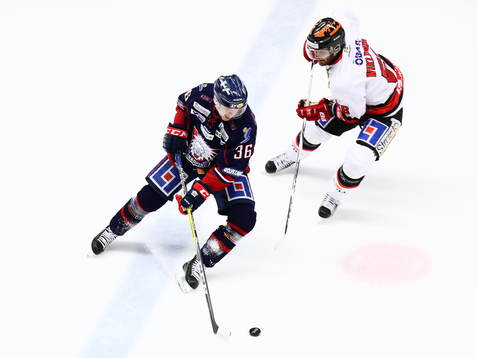 Linköpings Niklas Fogström och Örebrospelare