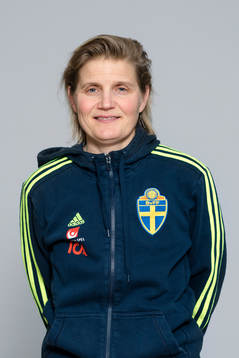 Åsa Lönnqvist, Fysioterapeut i F17/00-landslaget