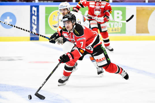 Malmö Redhawks Nils Andersson och Växjös Jeff Tambellini