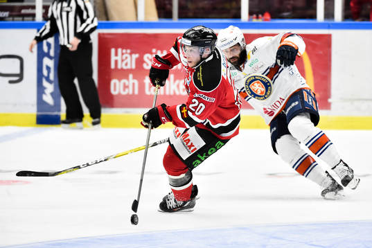 Malmö Redhawks Erik Forssell och Växjös Josh Hennessy