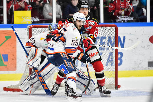 Malmö Redhawks Christoffer Forsberg oroar framför