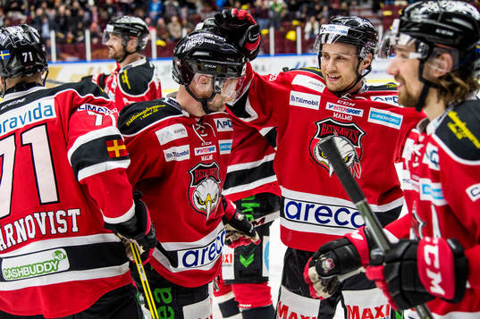 Malmö Redhawks André Benoit och Ilari Filppula i mitten