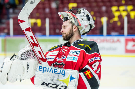 Malmö Redhawks målvakt Cristopher Nihlstorp jublar