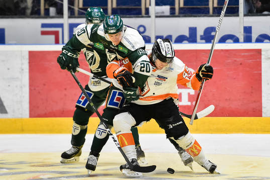 Färjestads Joel Eriksson Ek och Karlskronas Filip Cruseman