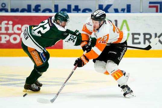 Färjestads Magnus Nygren och Karlskronas Emil Lundberg
