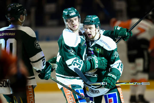Färjestads Magnus Nygren och Rasmus Asplund jublar