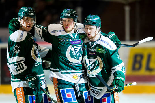 Färjestads Joel Eriksson Ek och Magnus Nygren jublar
