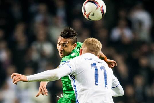Ludogorets Anicet Abel och FC Köpenhamns Andreas Cornelius