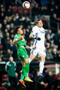 Ludogorets Anicet Abel och FC Köpenhamns Federico Santander