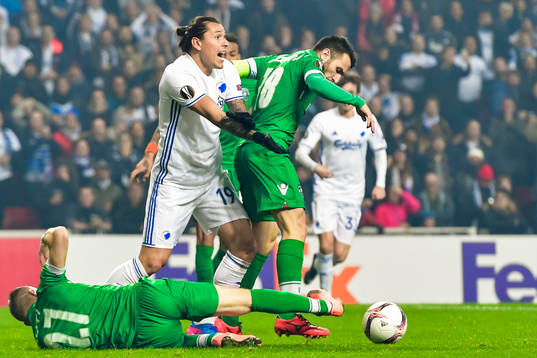 FC Köpenhamns Federico Santander reagerar på en situation