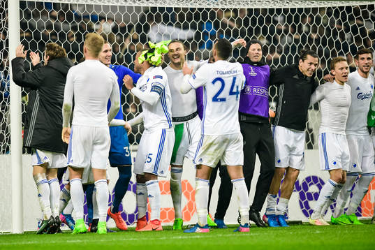 FC Köpenhamns målvakt Robin Olsen och Erik Johansson