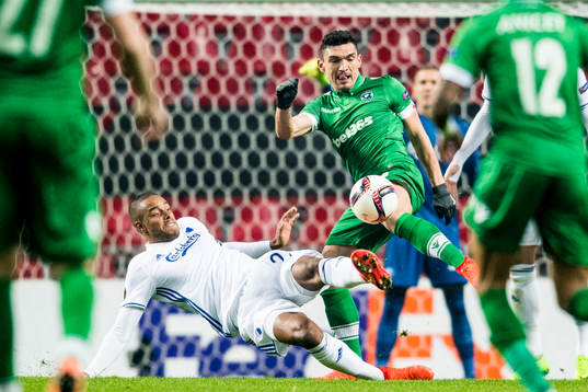 FC Köpenhamns Mathias Jörgensen och Ludogorets Claudiu