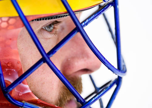 Djurgårdens målvakt Mikael Tellqvist på uppvärmningen