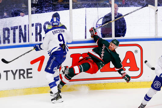 Leksands Lukas Ericsson och Frölundas Sean Bergenheim