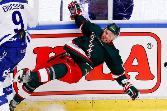 Leksands Lukas Ericsson och Frölundas Sean Bergenheim