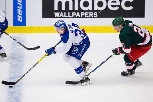 Leksands Markus Lauridsen före Frölundas Christoffer Ehn