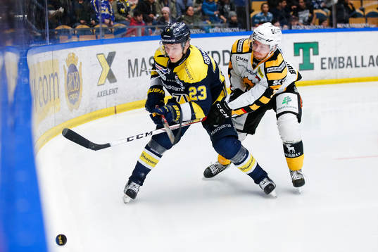 s Lias Andersson och Skellefteås Niclas Burström