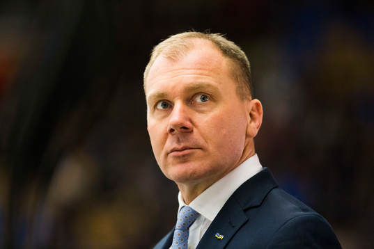 s tränare Johan Lindbom