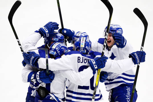 Leksands spelare jublar