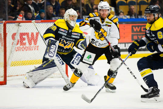 s målvakt Linus Söderström