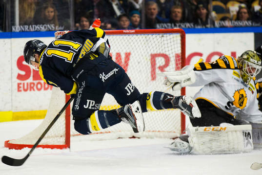 s Simon Önerud i luften