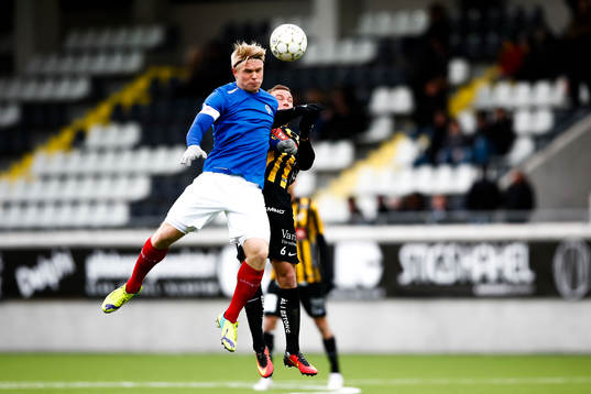 Åtvidabergs Adrian Petersson  och Häckens Alexander