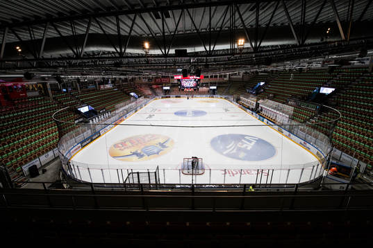 ABB arena Karlskrona invändigt innan ishockeymatchen i SHL