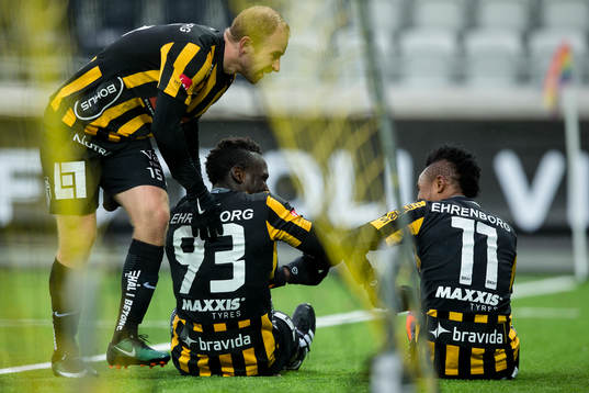 Häckens Nasiru Mohammed jublar och firar 3-1 målet ihop