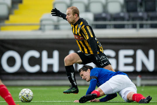 Häckens Kari Arkivuo mot Åtvidabergs Jon Birkfeldt
