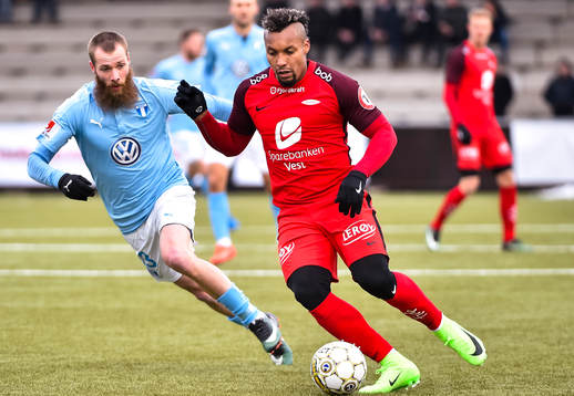 Malmö FFs Jo Inge Berget och Branns Bismar Acosta