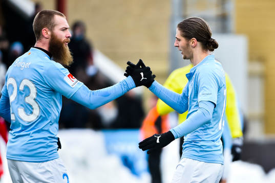 Malmö FFs Jo Inge Berget och Pawel Cibicki  jublar