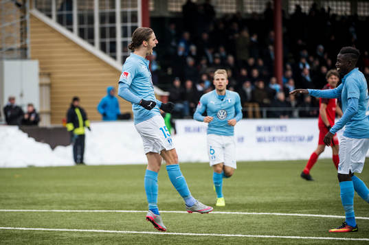 Malmö FFs Pawel Cibicki jublar med Pa Konate