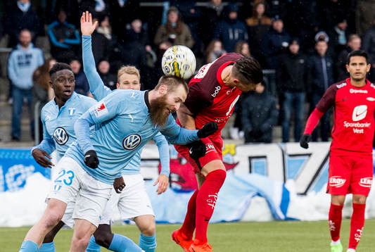 Malmö FFs Jo Inge Berget mot Branns Vita Wormgoor i