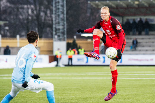 Malmö FFs Andreas Vindheim mot Branns Kristoffer Barmen