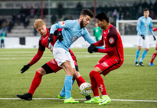 Malmö FFs Erdal Rakip mot Branns Sivert Heltne Nilsen och