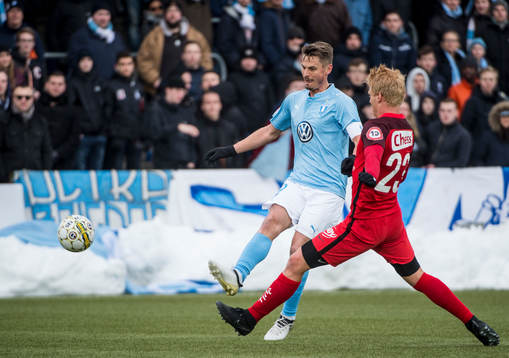 Malmö FFs Markus Rosenberg mot Branns Sivert Heltne Nilsen