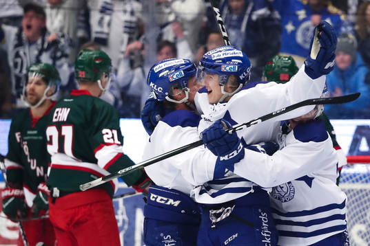 Leksands Isak Skedung jublar