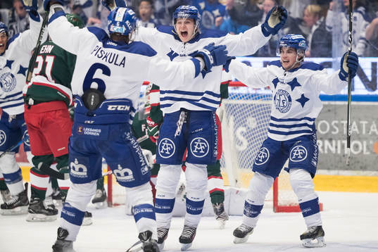Leksands Isak Skedung jublar