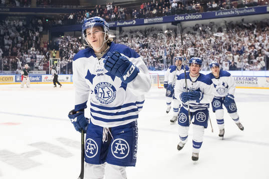 Leksands Isak Skedung jublar