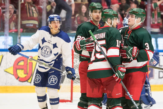 Frölundas Robin Figren Matt Donovan och Carl Grundström