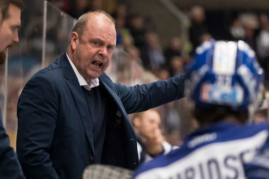 Leksands tränare Per-Erik Johnsson i ishockeymatchen i SHL