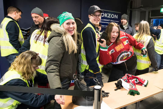 Glada Frölunda supporters