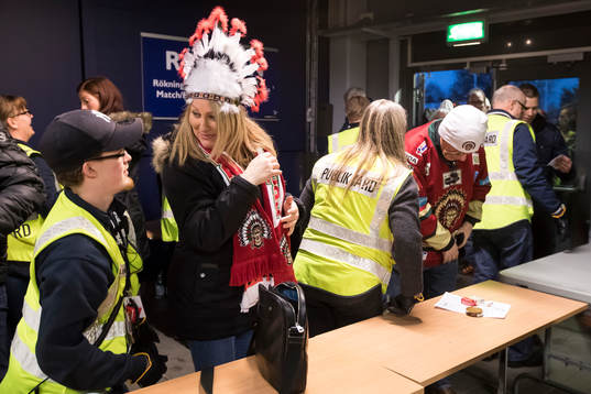 Glada Frölunda supporters