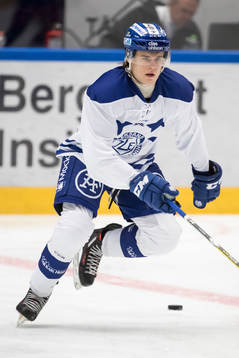 Leksands William Wikman i ishockeymatchen i SHL mellan