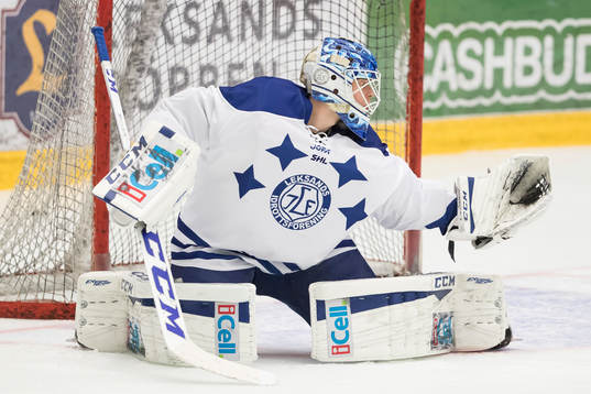 Leksands målvakt Atte Engren i ishockeymatchen i SHL