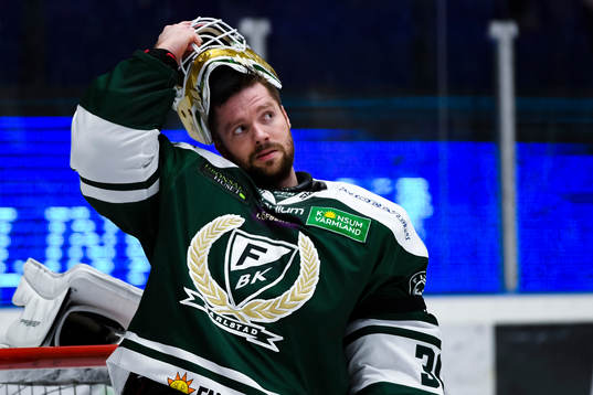 Färjestads målvakt Lars Haugen deppar