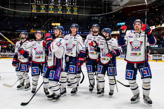 Spelare i Linköping jublar