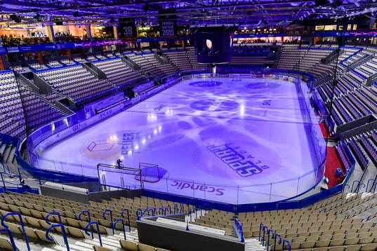 Interiör vy från Vida arena före ishockeymatchen i SHL