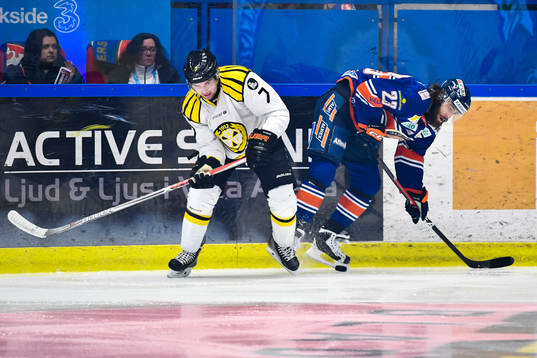 Brynäs Ponthus Westerholm och Växjös Ville Leino